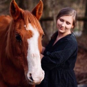 Meet your Posher, Haley rose